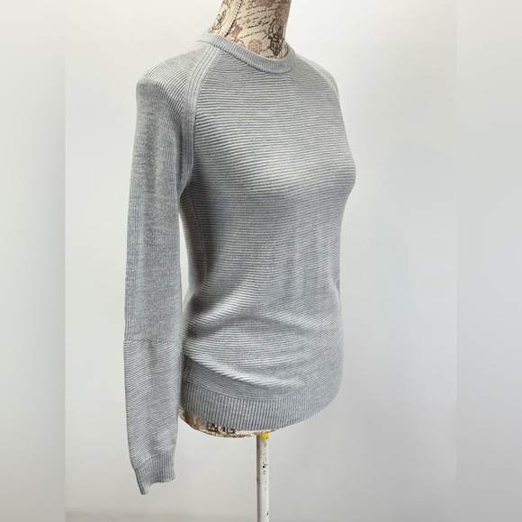 LULULEMON Athletica Light Gray Simply Wool ribbed sweater size 4 - Picture 12 of 15